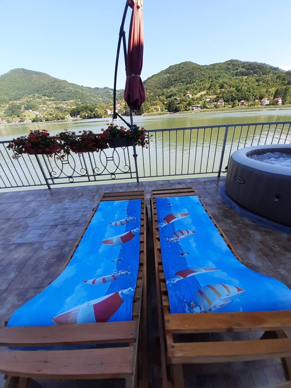 Vila Oaza - Zvornicko Jezero 兹沃尔尼克 外观 照片